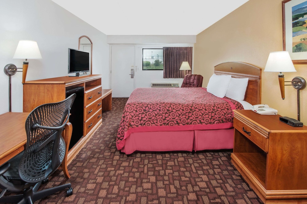 Days Inn By Wyndham Kingman West 6/11