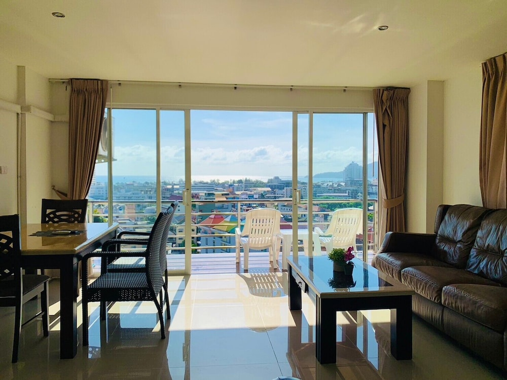 Oceanview Treasure Hotel & Residence 38/58