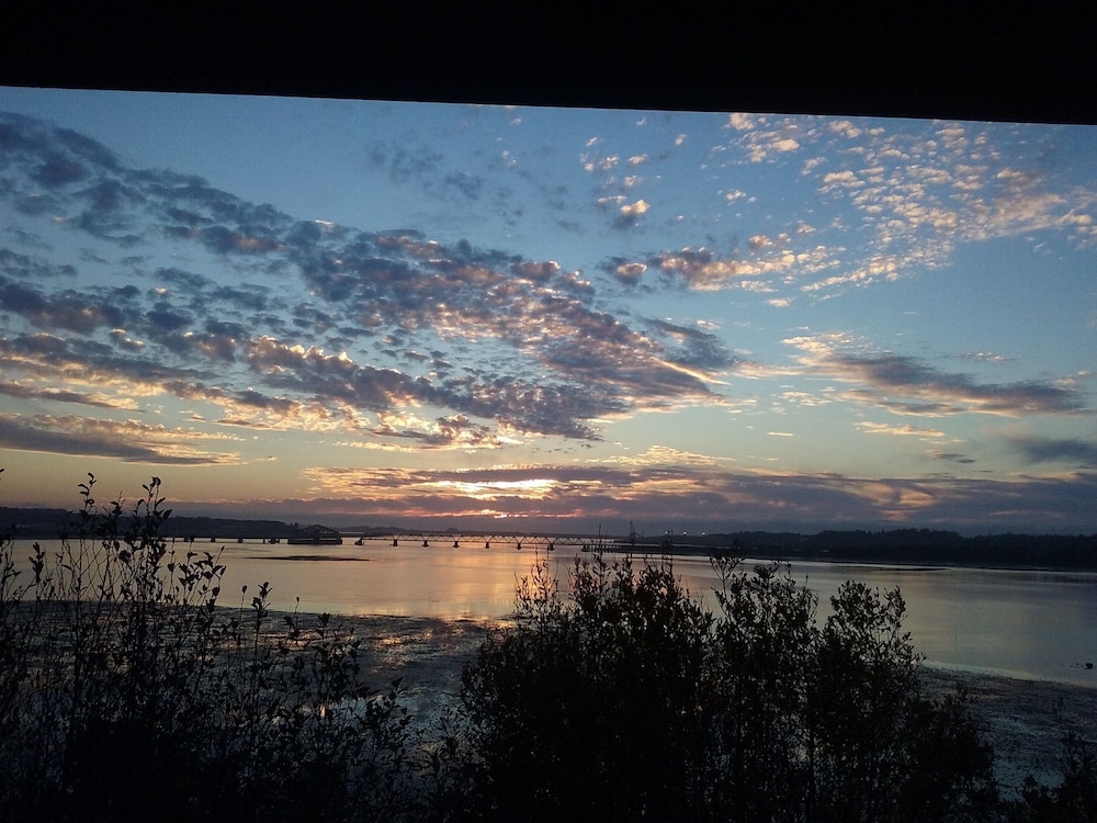 Bay Bridge Motel 32/45