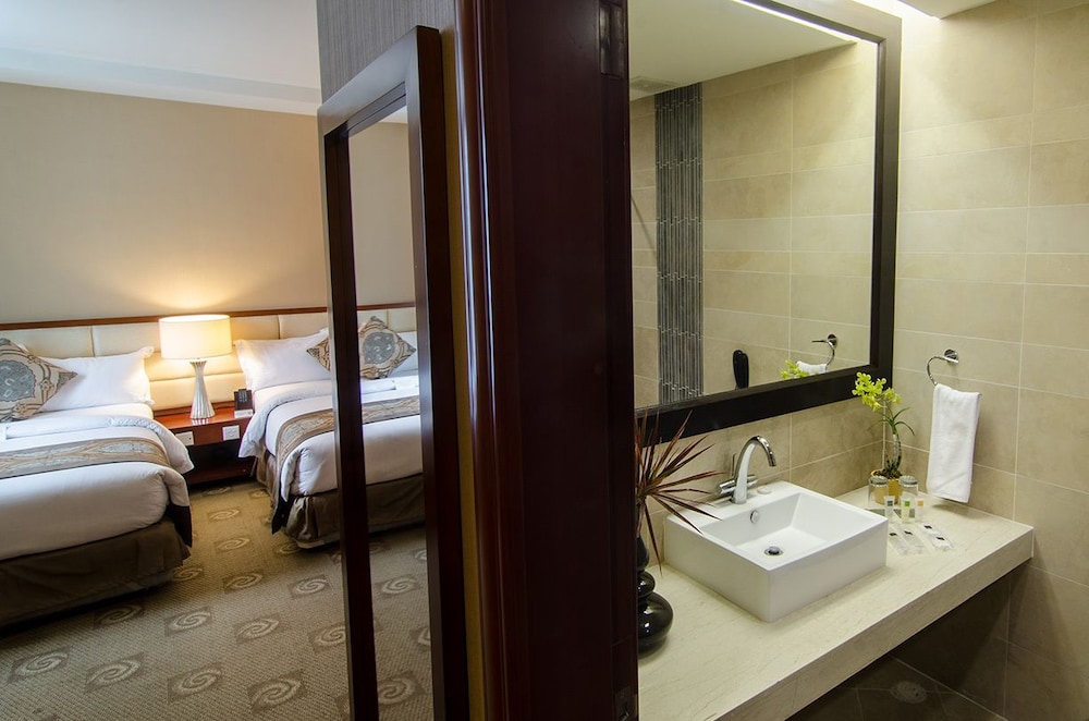 The Avenue Plaza Hotel 17/68
