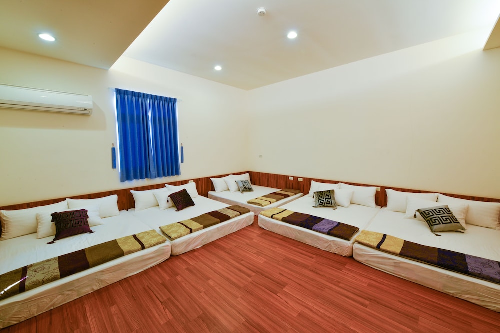 Cape 203 B&amp;B 18/35