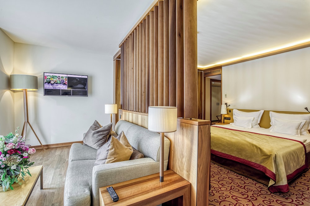 Spa, Superior, Queen Bed، WALD AND SCHLOSSHOTEL FRIEDRICHSRUHE 2/3