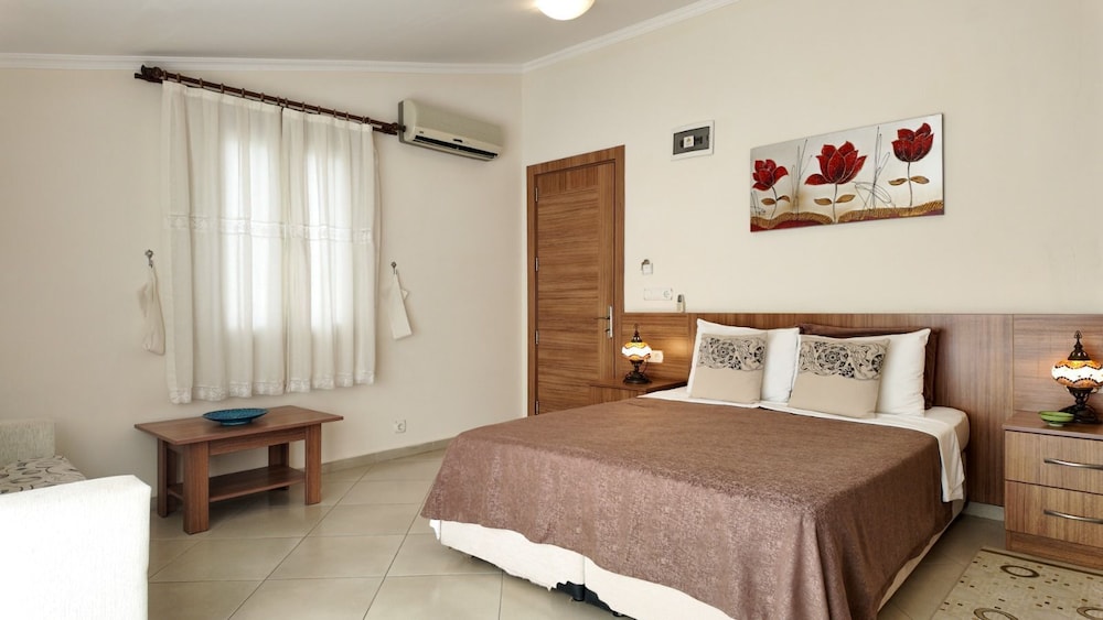 DELUXE, QUEEN BED, MOUNTAIN VIEW