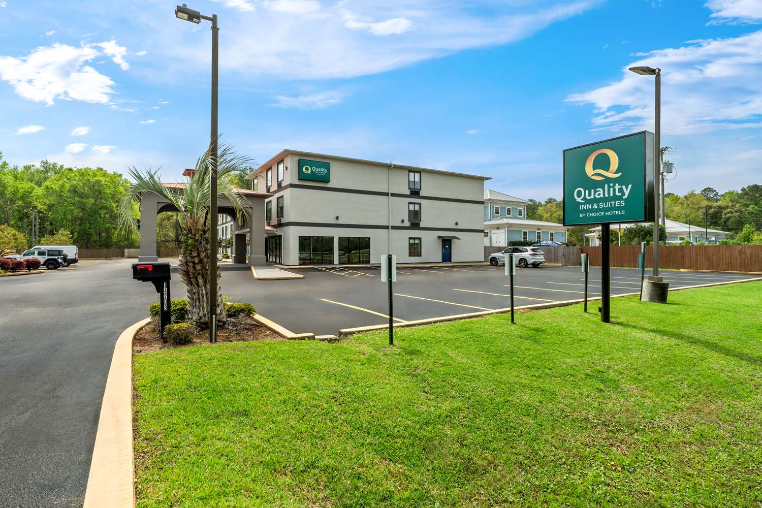 Quality Inn & Suites Biloxi - Ocean Springs 24/25