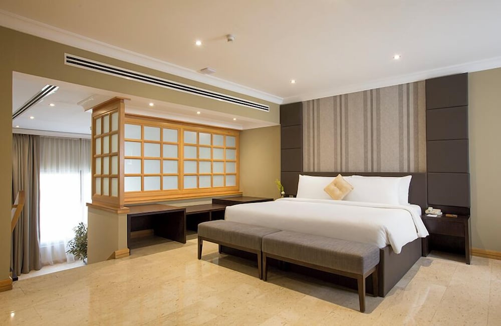 PRESIDENTIAL, SUITE