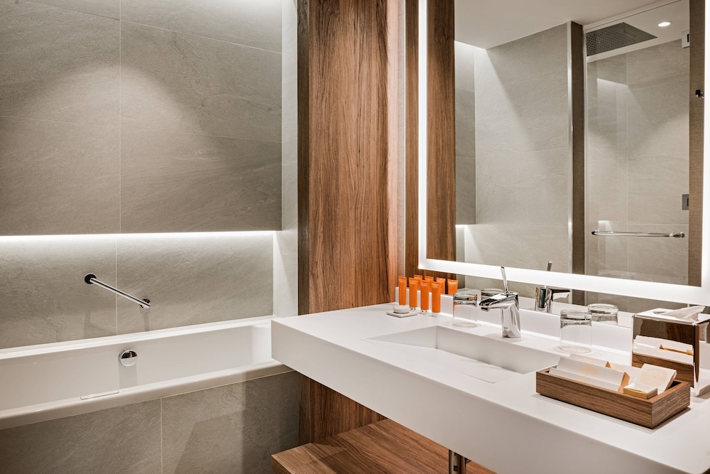 Circulo Gran Via Hotel Autograph Collection Adults Only 6/52