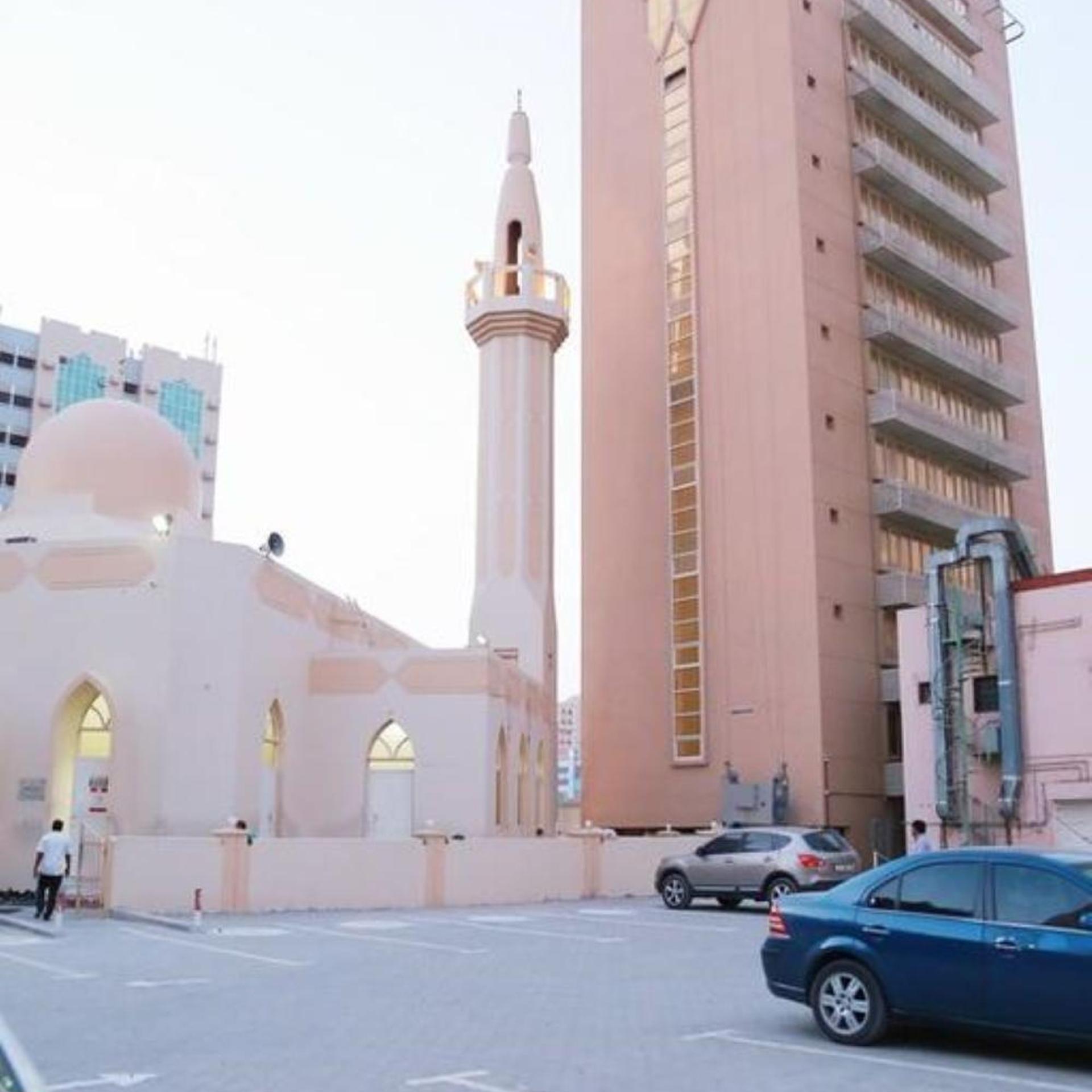 Al Sharq Hotel 32/36