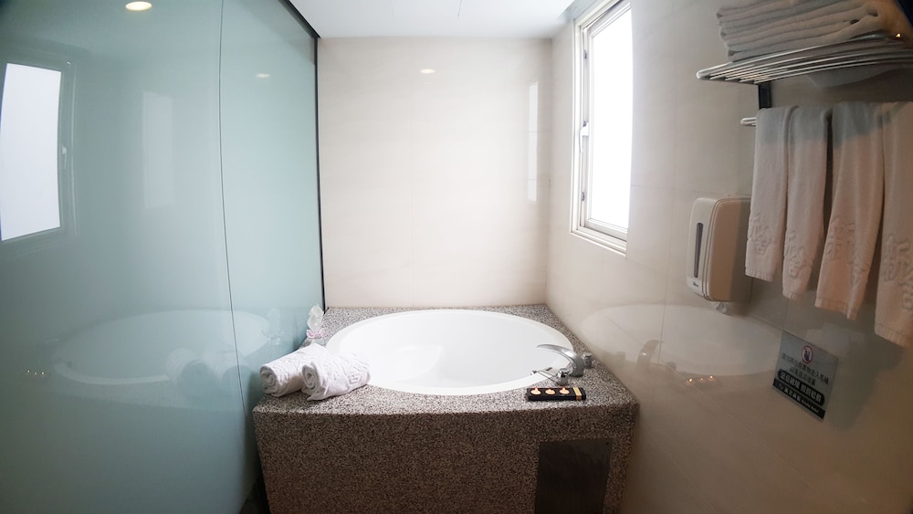 Walker Hotel Sanchong Zhengyi Branch 25/28