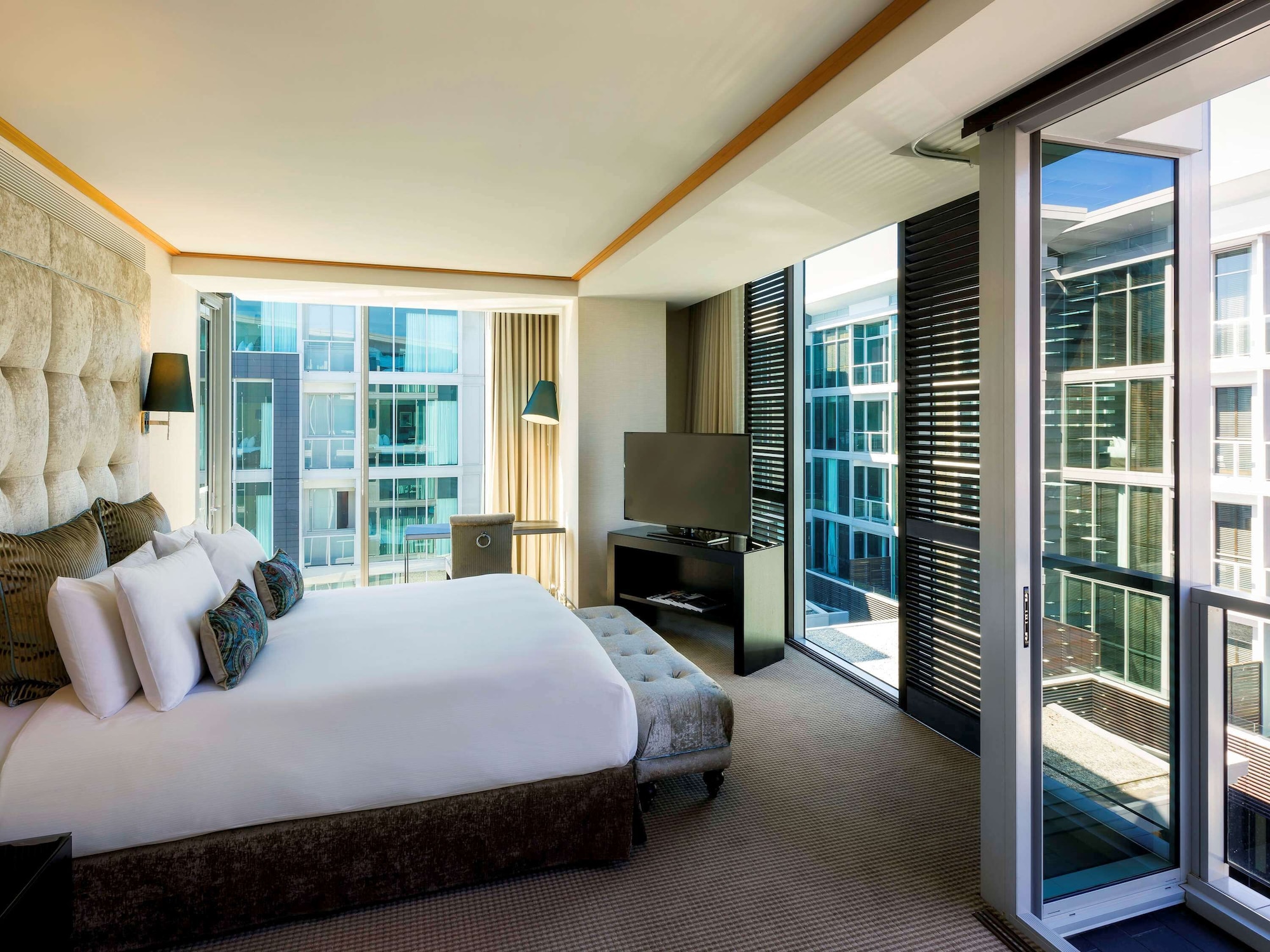 Luxury, King Bed, Atrium View