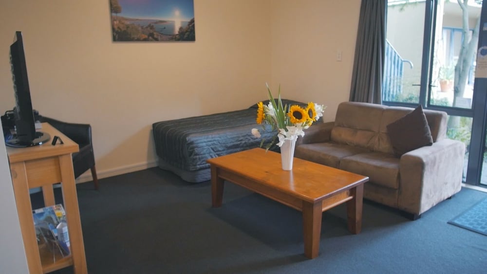 Sherborne Motor Lodge 25/52