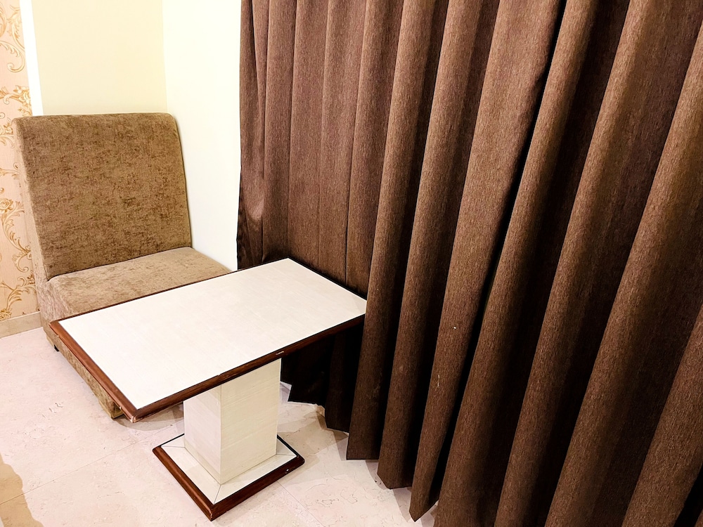 Mayur Hotel 28/49