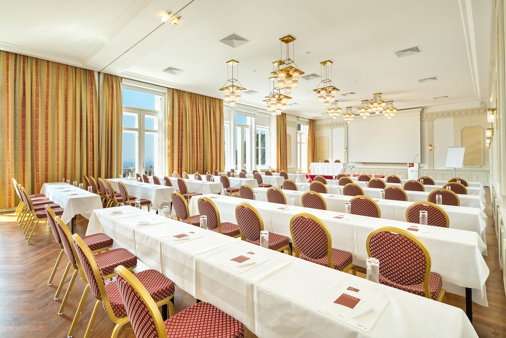 Austria Trend Hotel Schloss Wilhelminenberg 66/74