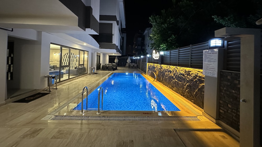 Quality Gold Suite Hotel 45/50