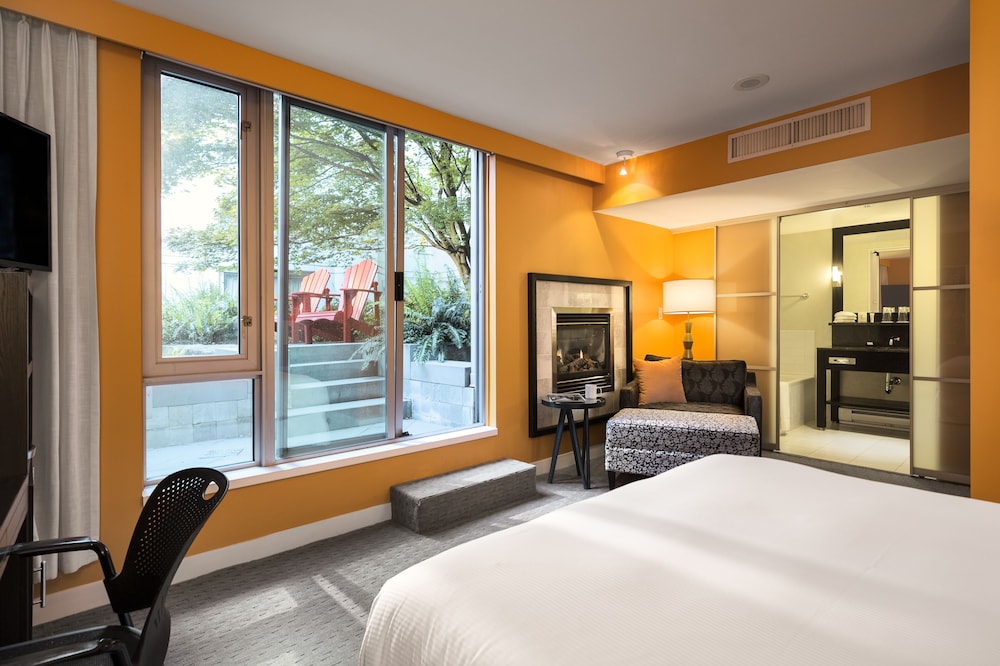 SECRET GARDEN, KING BED