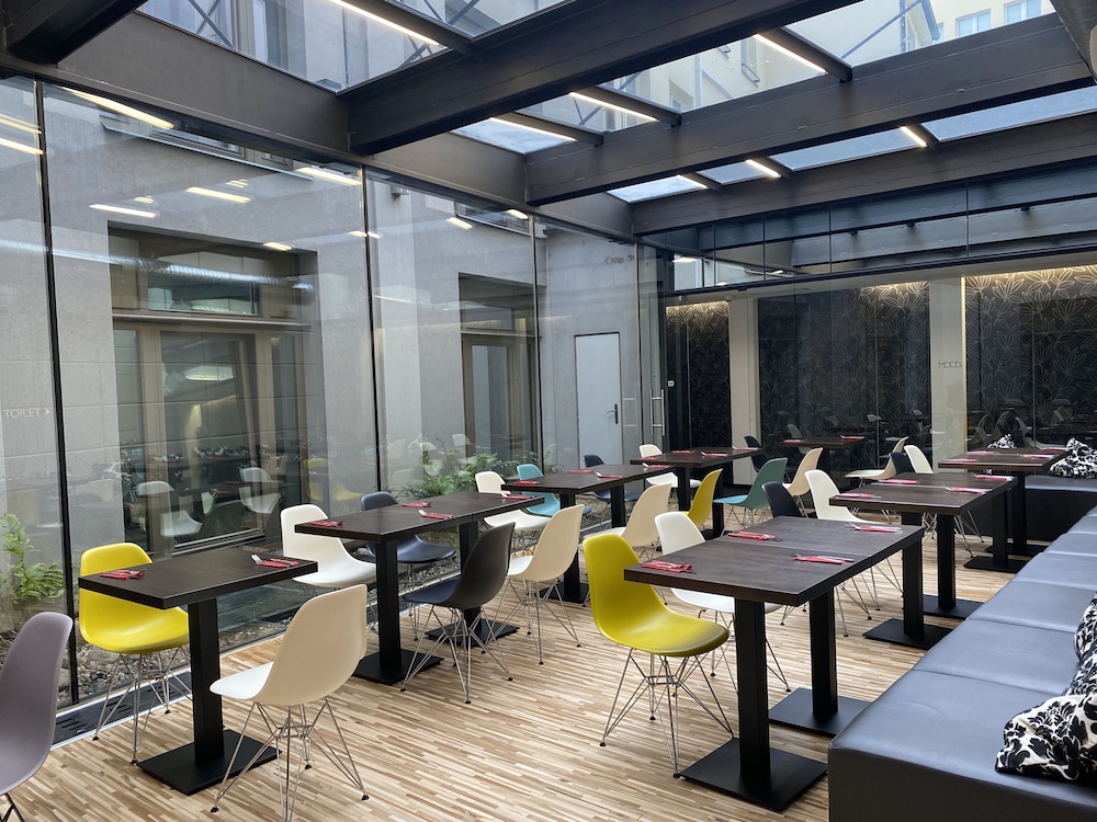 Moods Boutique Hotel 31/41