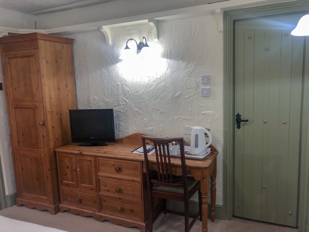 Hoops Country Inn & Hotel 28/39