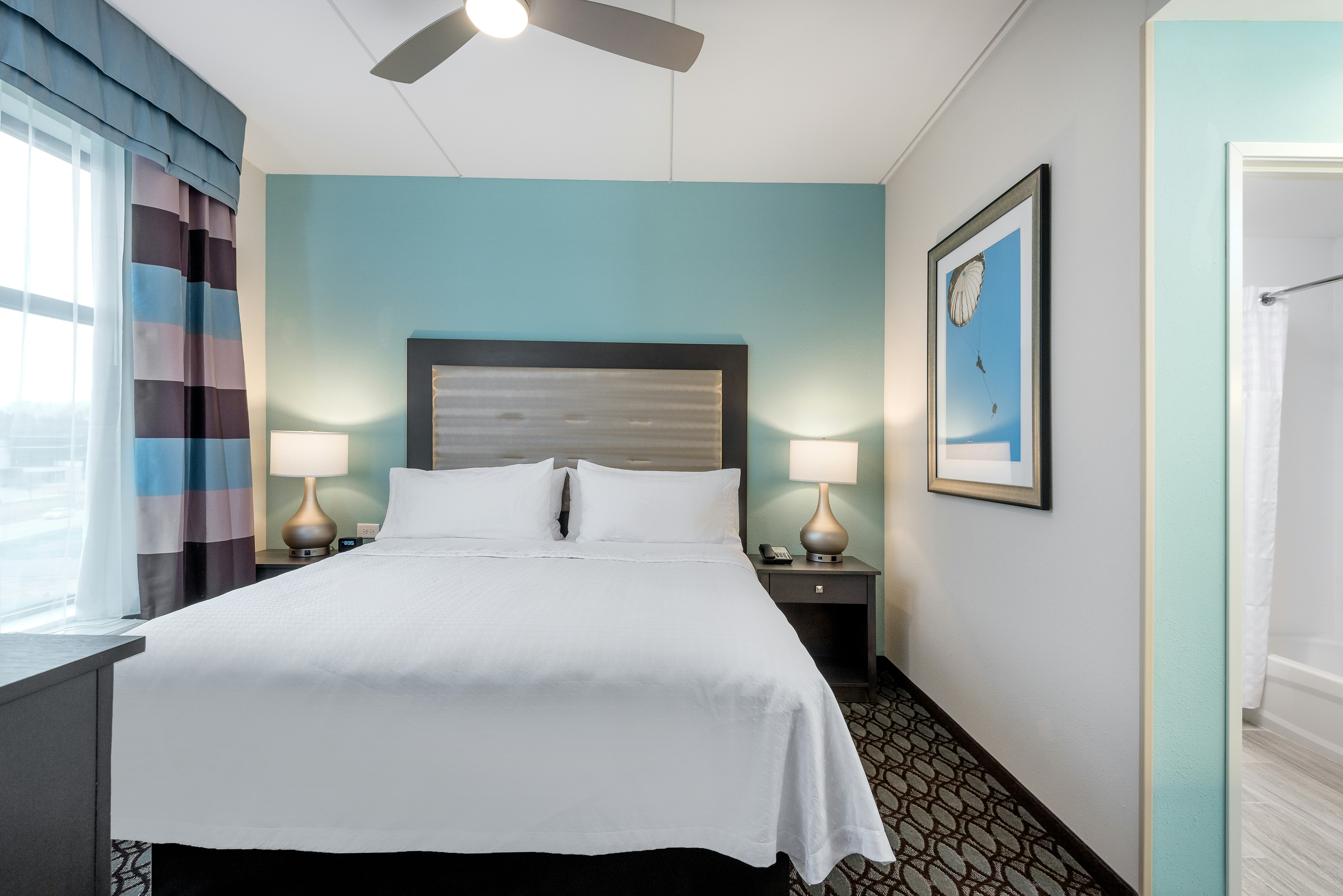1 BEDROOM, SUITE, KING BED