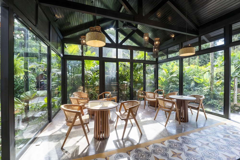 Rio Celeste Hideaway Hotel 54/63