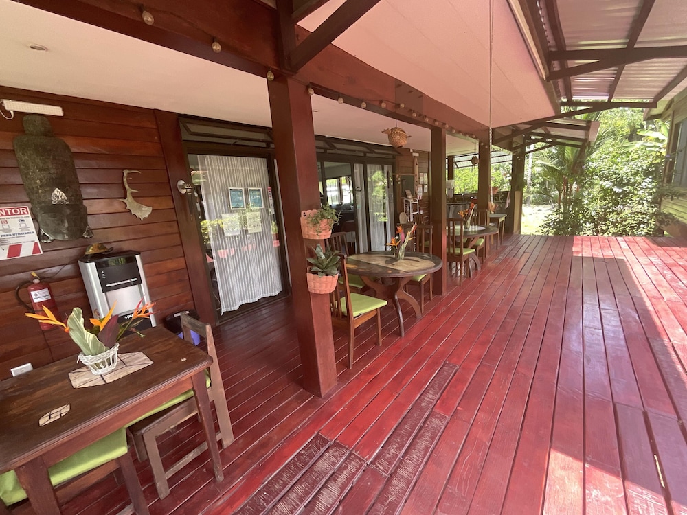 KENAKI LODGE 11/50
