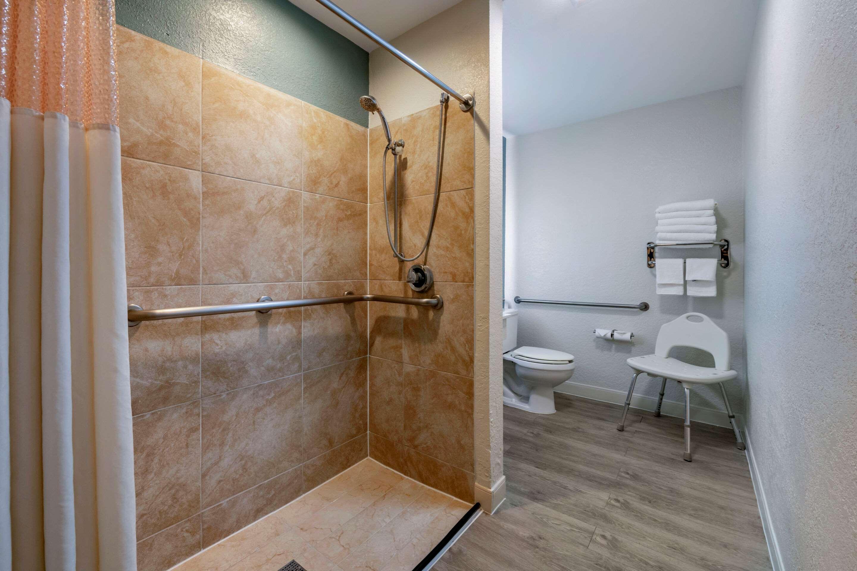 غرفة بسرير كوين لذوي الإعاقة، Sleep Inn Jacksonville Airport 3/4