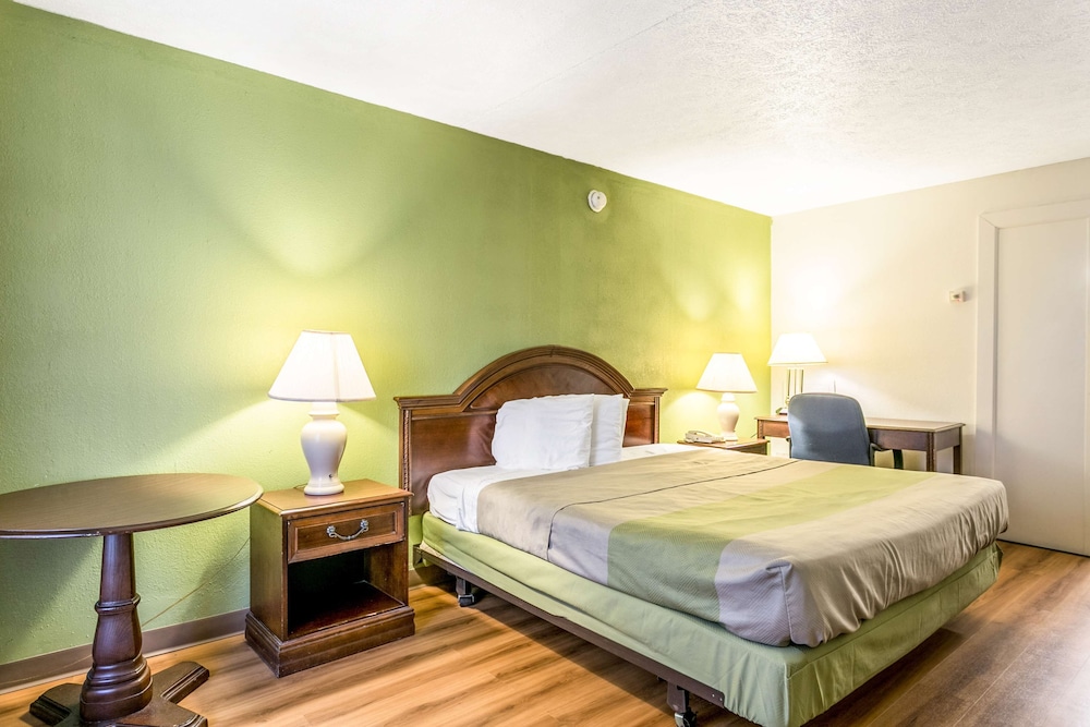 Americas Best Value Inn Edgewood 18/35