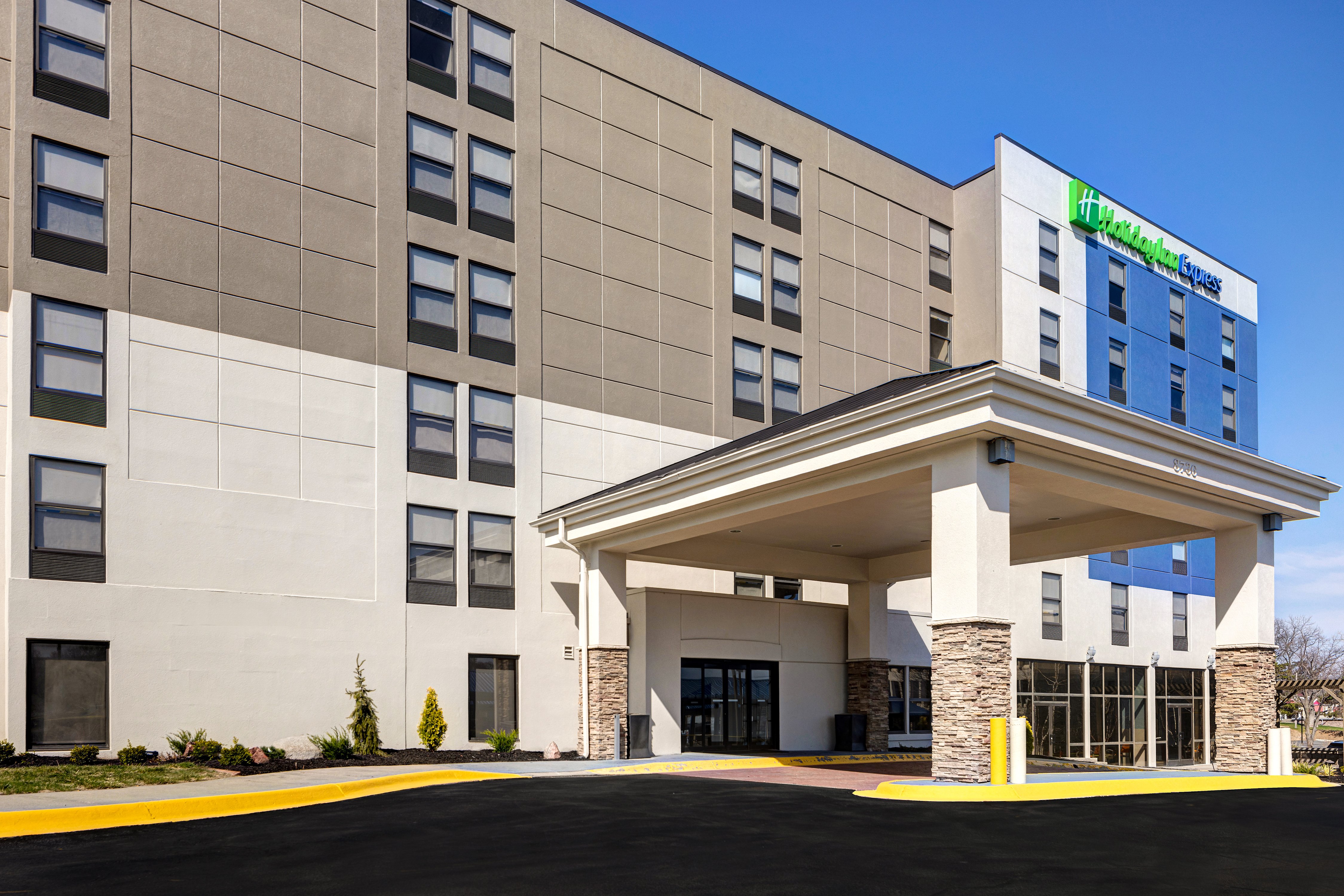 Holiday Inn Express & Suites Central Omaha, an IHG Hotel 50/50