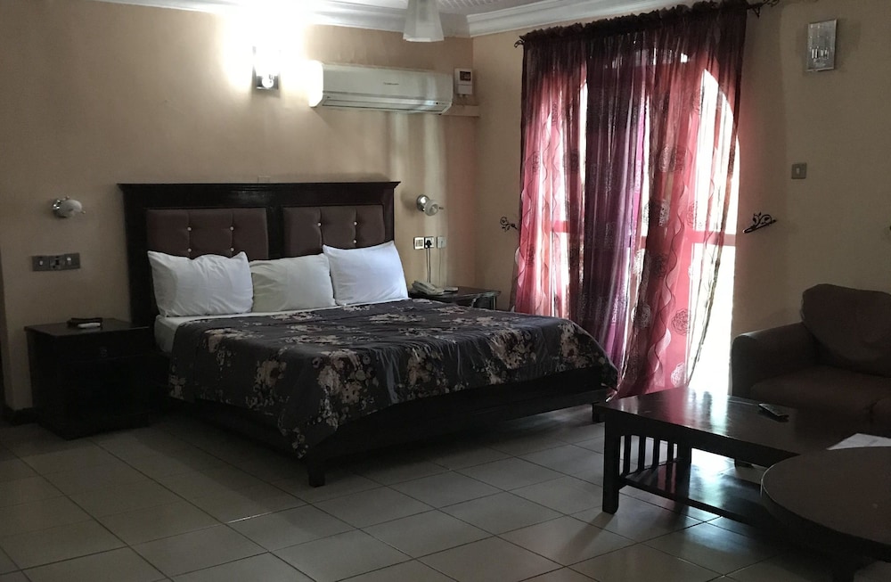 PRESIDENTIAL, SUITE, KING BED, SOFA