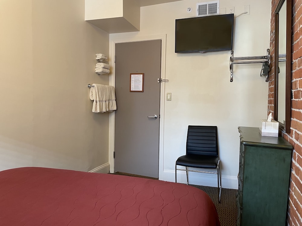 Oasis Guest House 34/65