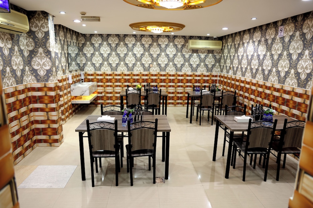 Tanha Park Hotel 47/52