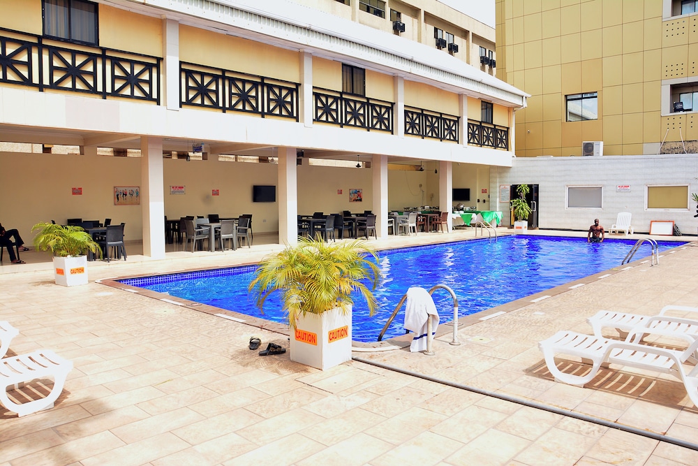 Reiz Continental Hotel Abuja 47/49
