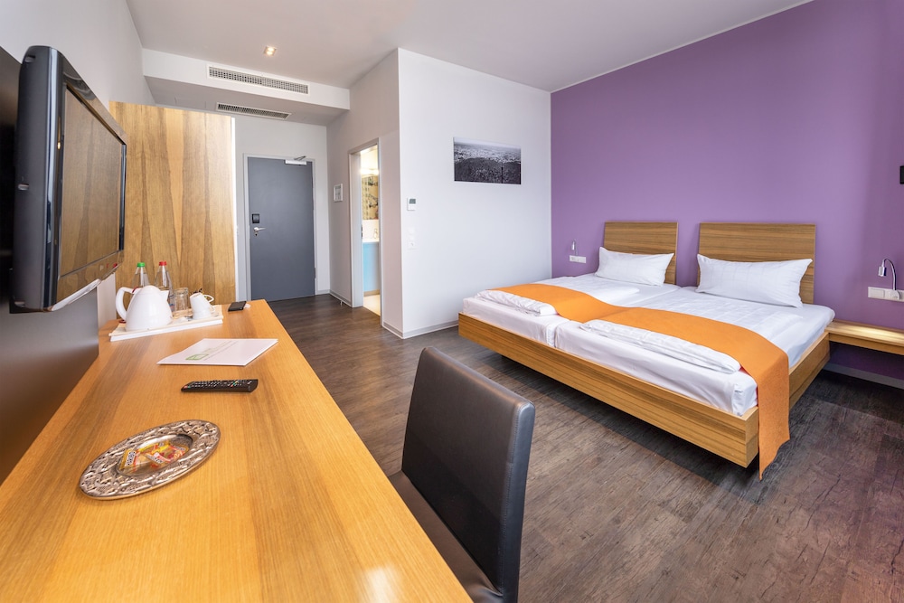 PLUS, SUPERIOR, DOUBLE BED