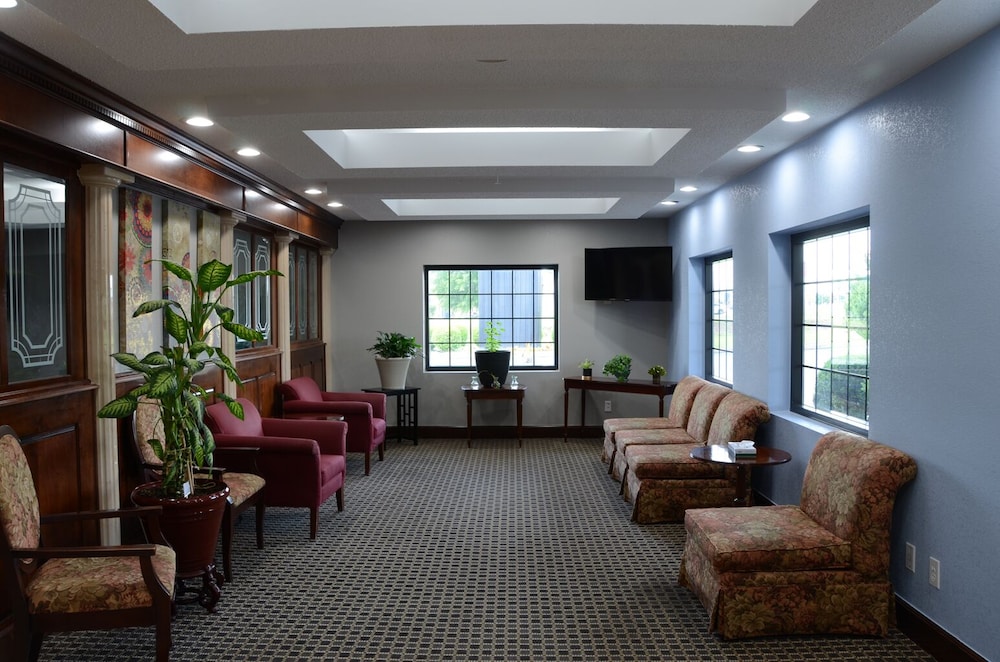 GATEWAY INN AND SUITES 30/39