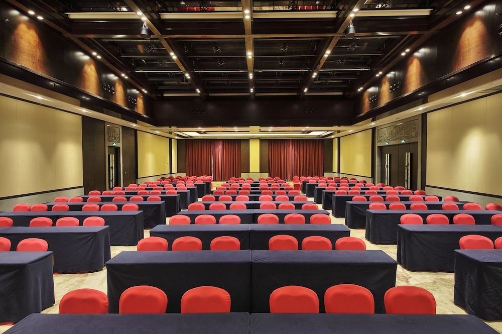 Amitabha Hotel 37/47