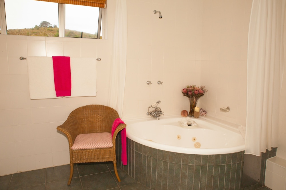Headlands House Guest Lodge 49/50