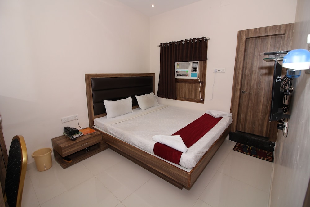 Hotel Meera 20/42