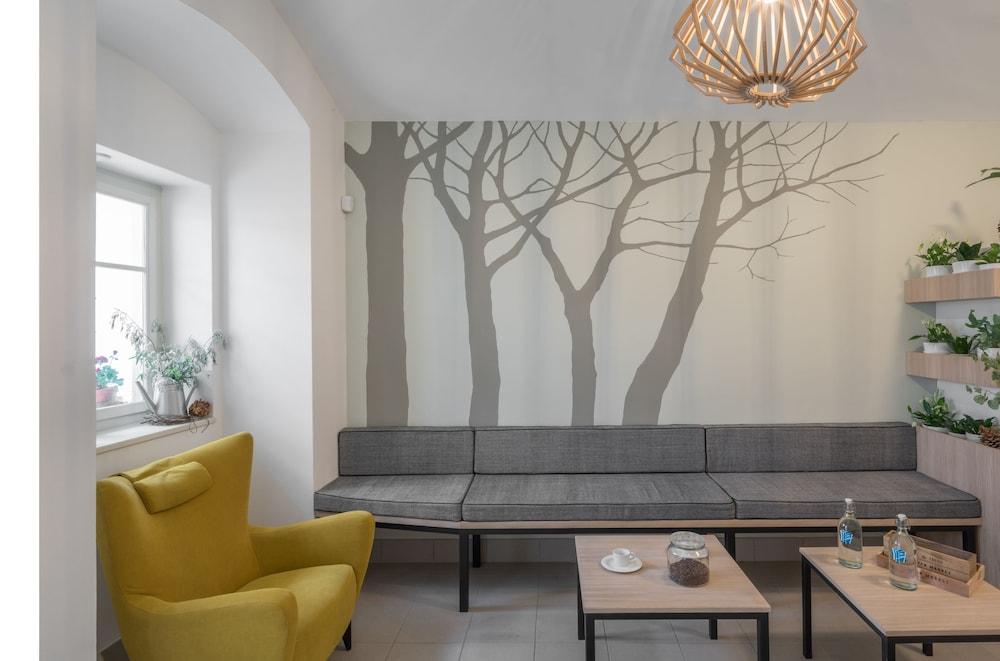 4 Trees Apartments by Adrez Living 12/24