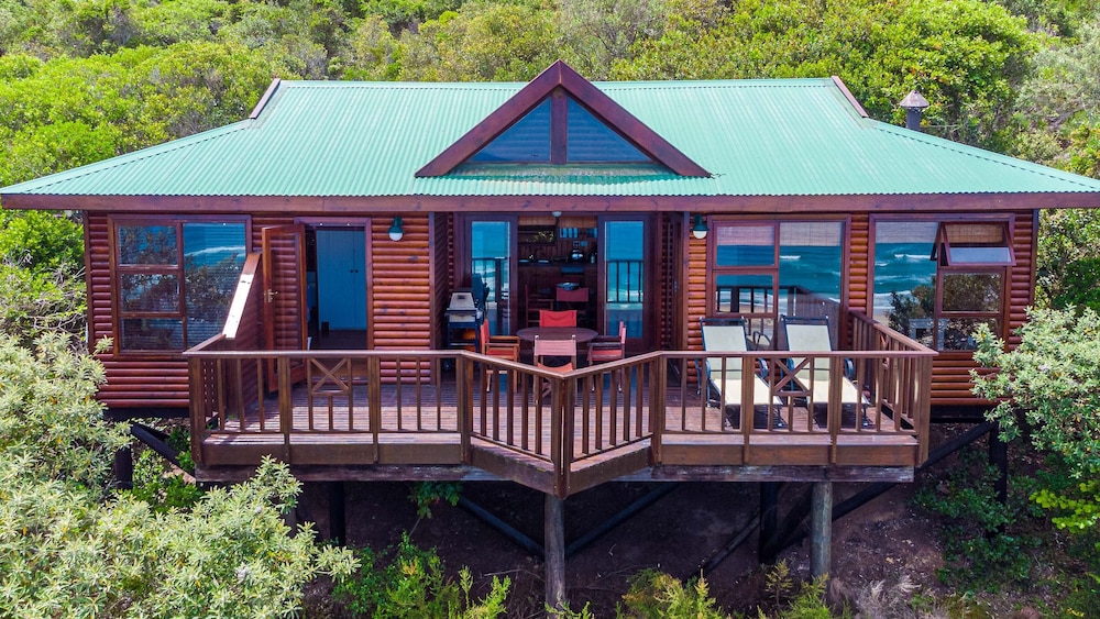Boardwalk Lodge 4/50