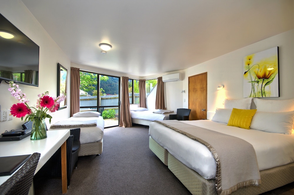 Melbourne Lodge 25/66