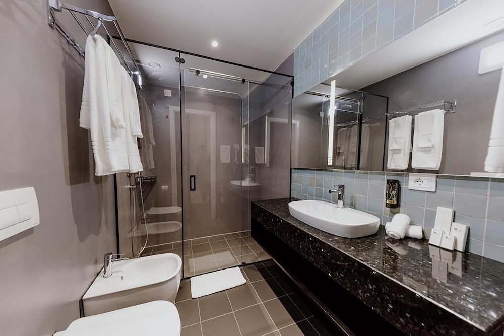 Habitat Hotel 42/49