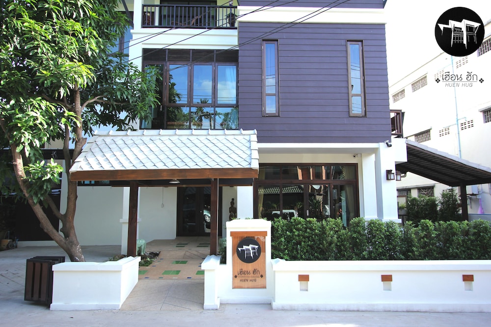 Huen Hug Chiang Mai 3/53