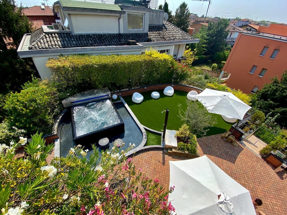 Admiral Hotel Villa Erme 57/60