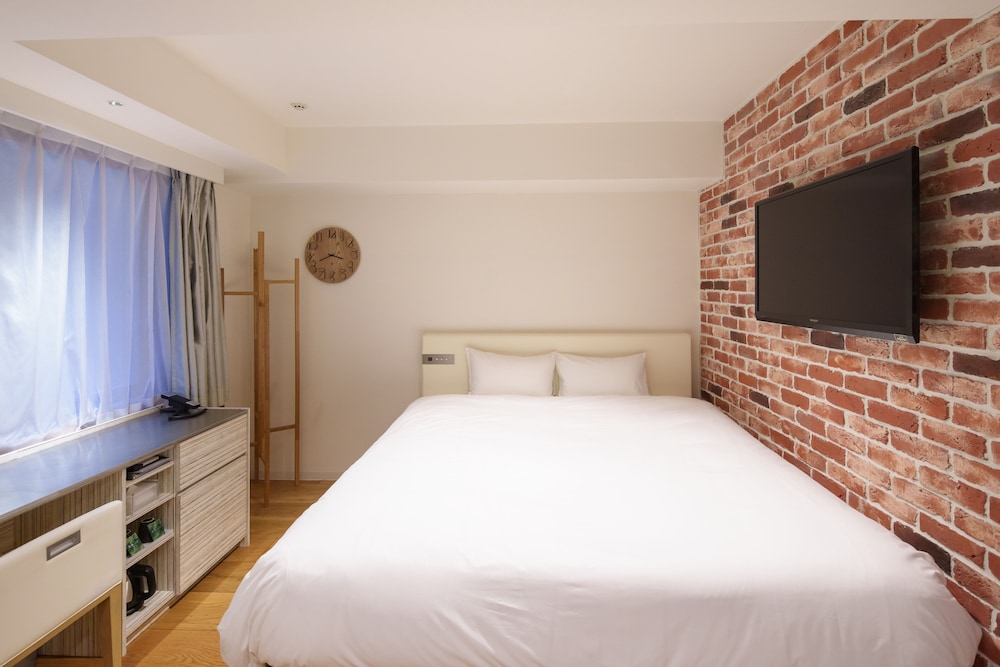 Factory, Modern, Superior, Queen Bed