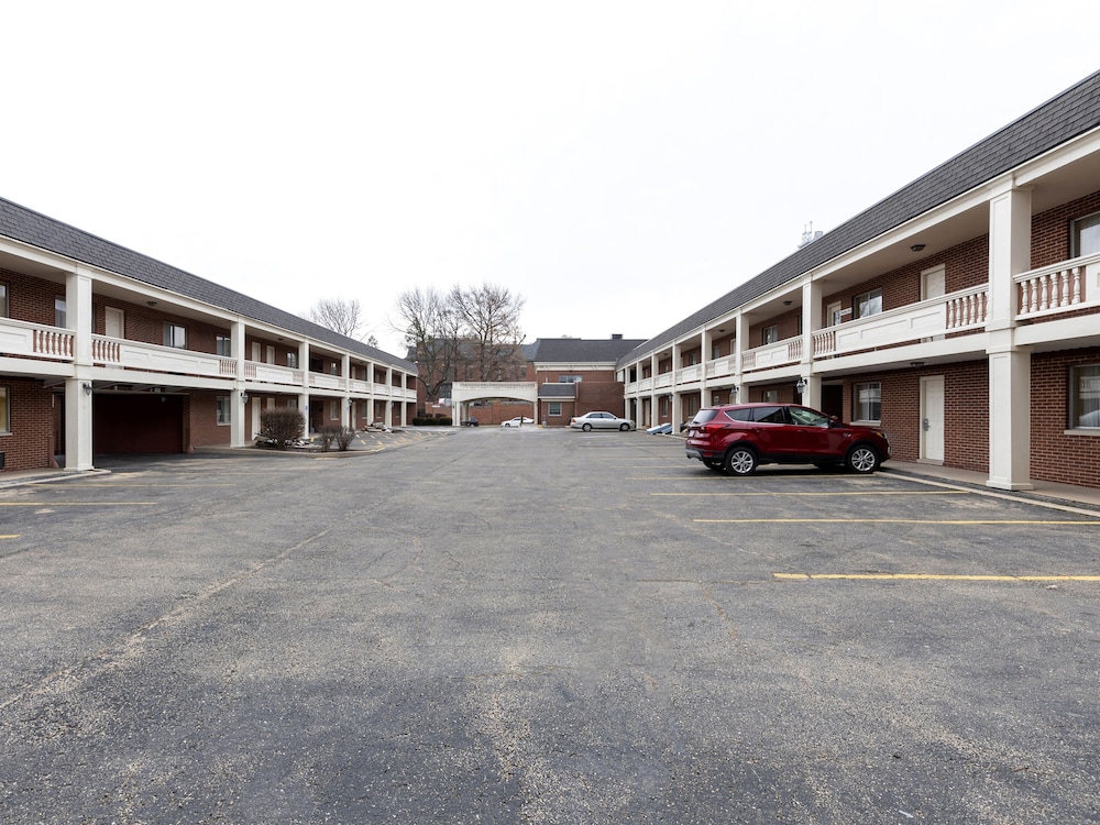 Americas Best Value Inn Springfield - Mansion View 35/47