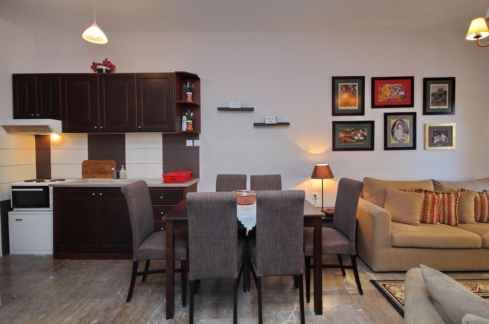 Aloe Luxury Apartments And Suites 30/50
