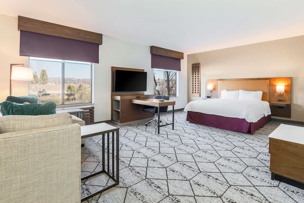 Hampton Inn & Suites Windsor - Sonoma Wine Country 13/40