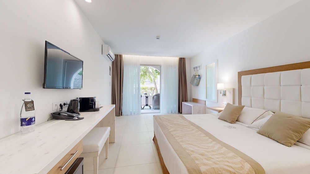 Acrotel Athena Pallas and Residence 28/78