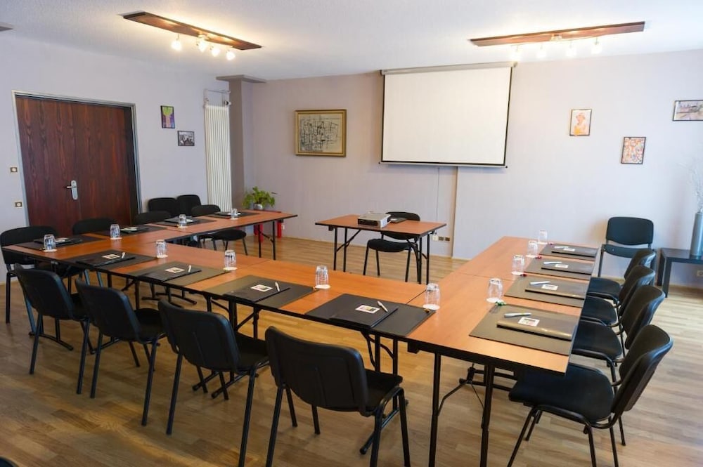 Cottage Logis Hotel-Restaurant 48/57