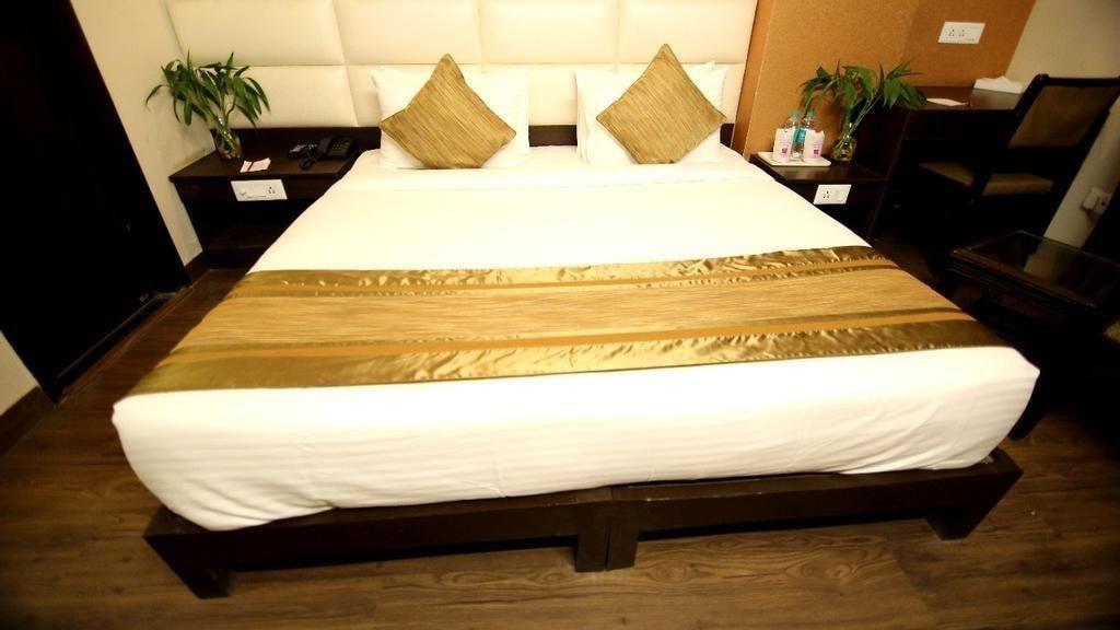 Hotel Rousha Inn 10/18