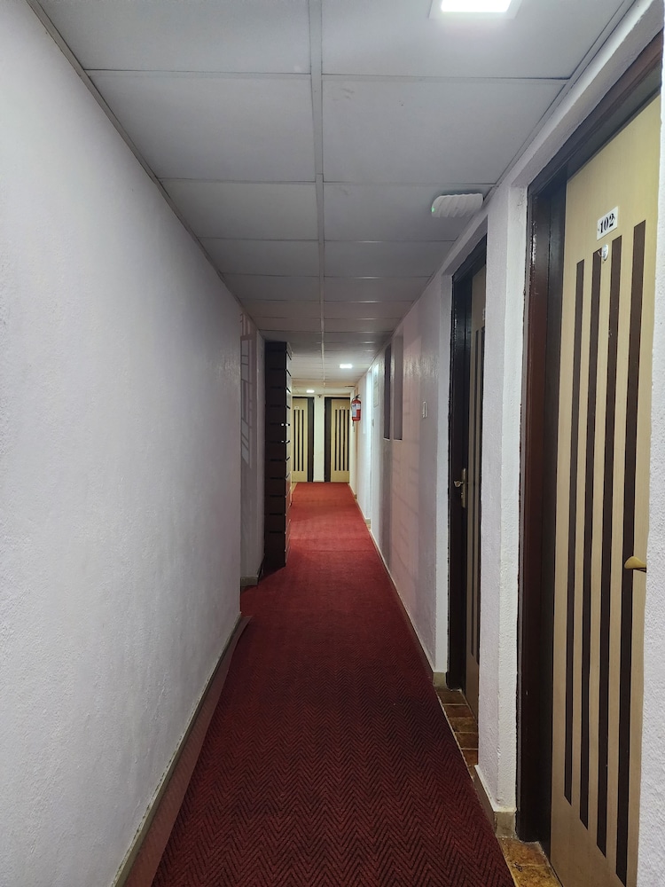 All Seasons Guest House 29/43