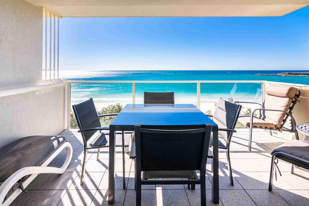 84 The Spit Holiday Apartments 52/81
